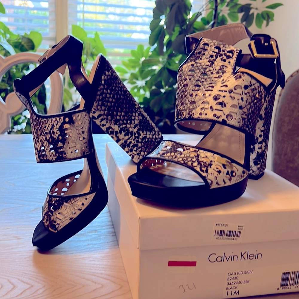 CALVIN KLEIN GALI Black Snakeskin Block heel! Size 11 M! I got long feet, y’all